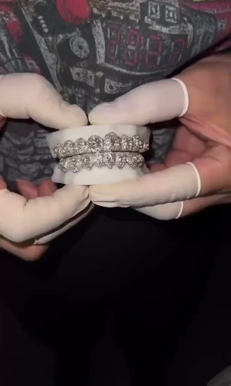 ONLY 1 LEFT AND 20+ VIEWS IN THE LAST 24 HOURS Price:£149.49+ VAT included (where applicable) Custom Mossanite GRILLZ